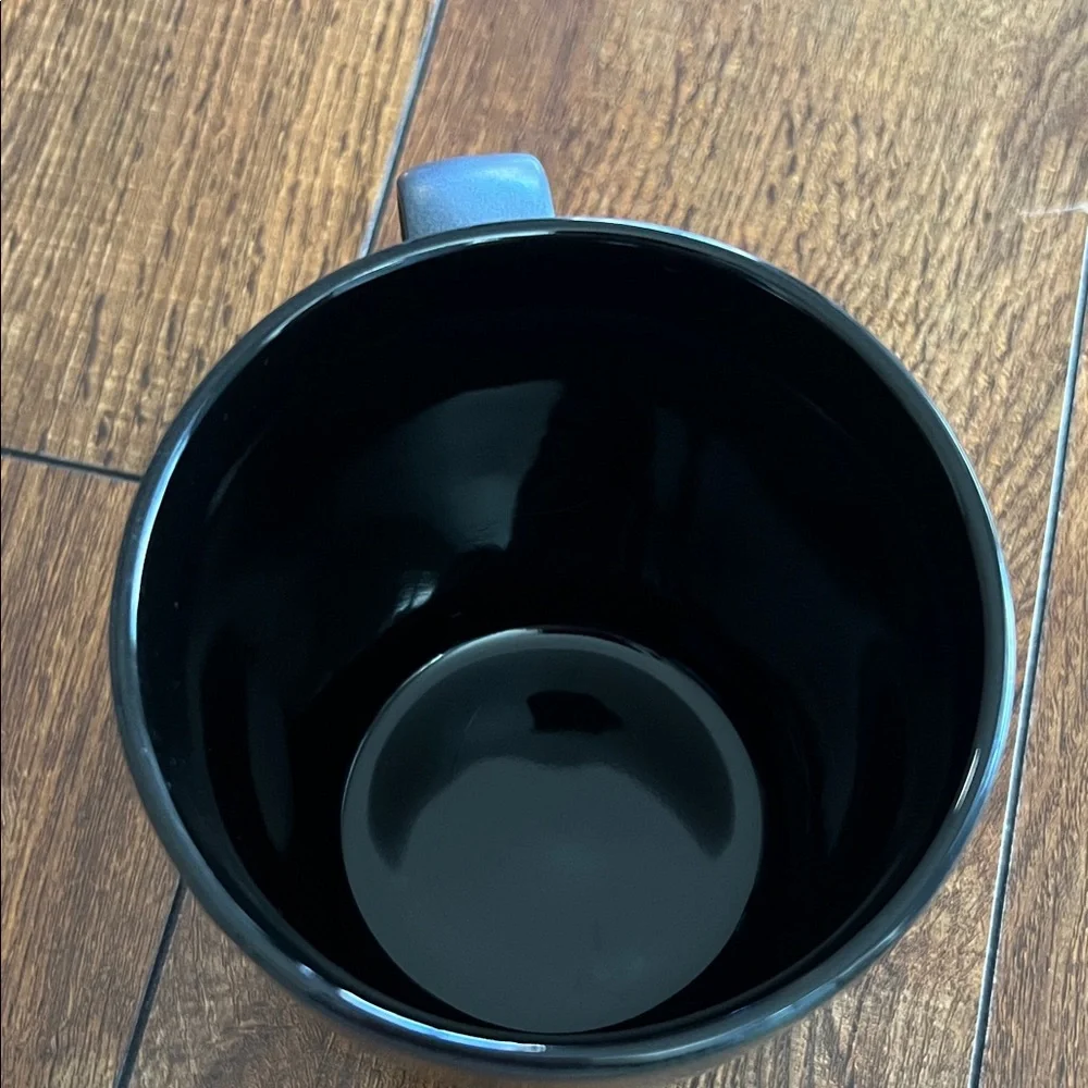 Inspirational Black Mug with 'Be Strong and Courageous' Design